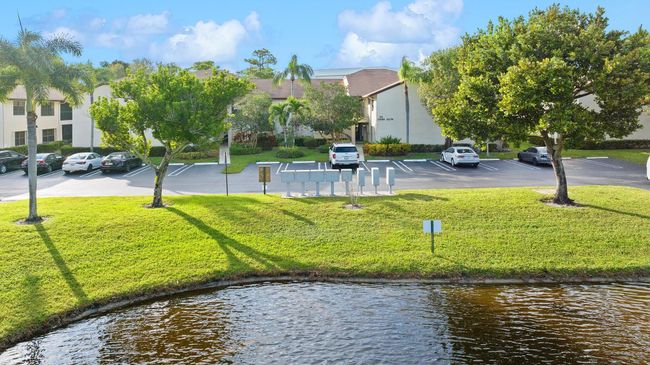 3258 Jog Park Dr, Condo with 2 bedrooms, 2 bathrooms and null parking in Greenacres FL | Image 33