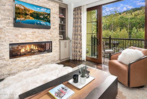 r311-728 W Lionshead Cir, Vail, CO, 81657-5069 | Card Image