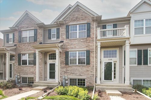552 Richard Brown Blvd, Volo, IL, 60073-5935 | Card Image