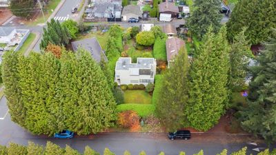 458 W 25 Th St, House other with 2 bedrooms, 1 bathrooms and 6 parking in North Vancouver BC | Image 3