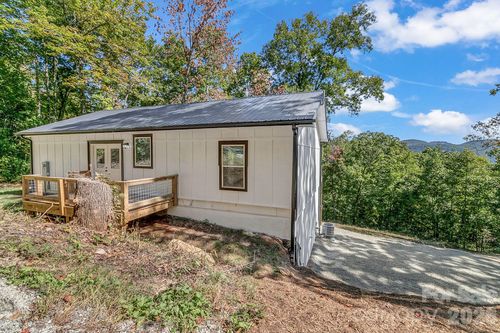 135 Bald Eagle Drive, Hendersonville, NC, 28792 | Card Image
