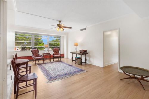 apt-212-333 W Meyer Blvd, Kansas City, MO, 64113-1745 | Card Image