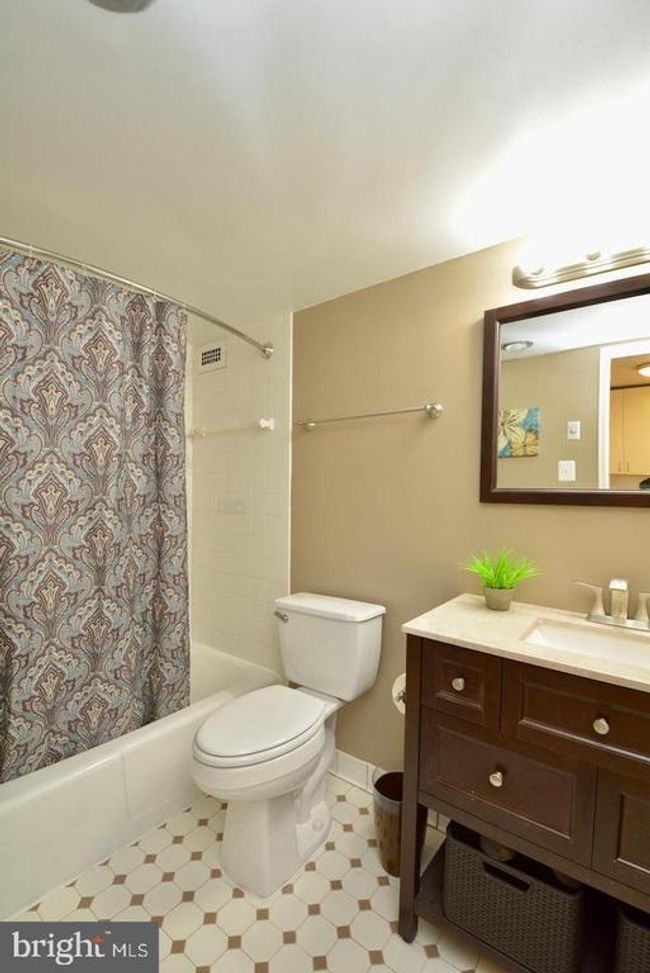 APT-1009 - 4600 S Four Mile Run Dr, Condo with 0 bedrooms, 1 bathrooms and null parking in ARLINGTON VA | Image 15