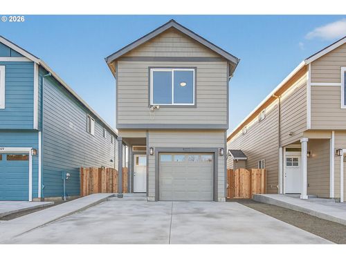 9271 E Burnside St, Portland, OR, 97216-1517 | Card Image