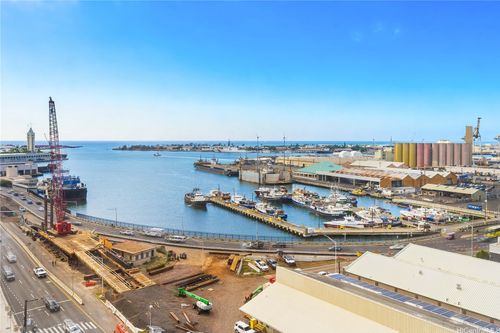 apt-1511-215 King St, Honolulu, HI, 96817-6706 | Card Image