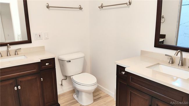 dual vanities | Image 18