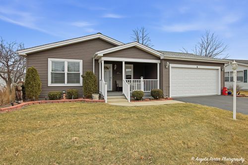 4 Hialeah Ct, Grayslake, IL, 60030-9665 | Card Image