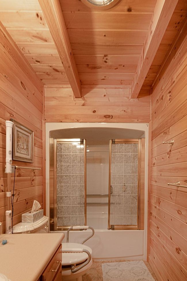 Hall Bath with Custom Shower Doors | Image 33