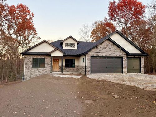 605 Westchester Dr, Crossville, TN, 38558-7406 | Card Image