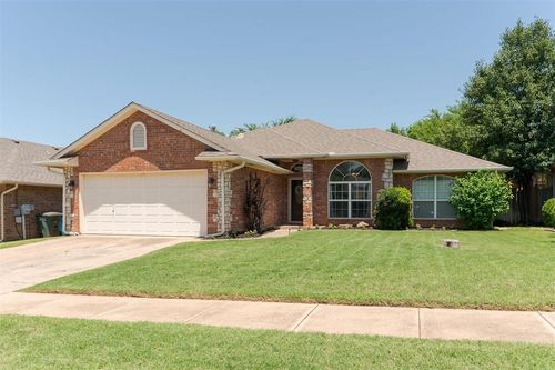 2001 Fair Meadow Dr, Edmond, OK, 73003-2401 | Card Image