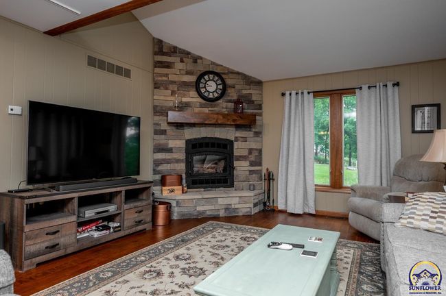 8231 Mike O Vince Rd, House other with 5 bedrooms, 4 bathrooms and null parking in Ozawkie KS | Image 23
