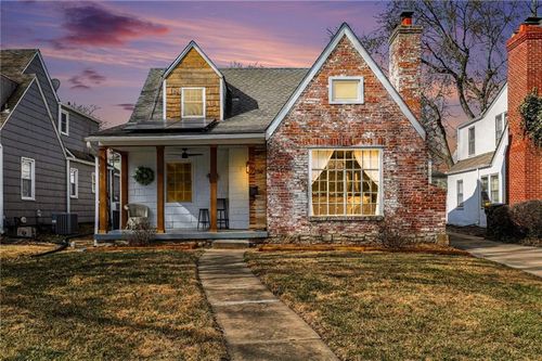 7234 Baltimore Ave, Kansas City, MO, 64114-5716 | Card Image