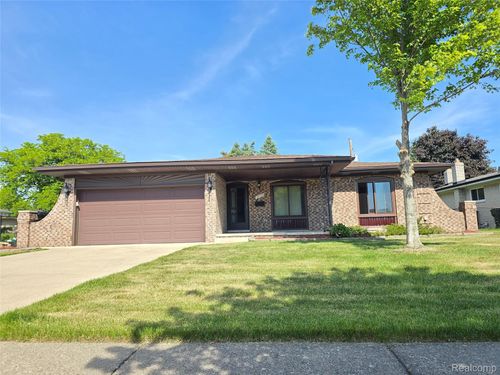 36086 English Dr, Sterling Heights, MI, 48310-4319 | Card Image