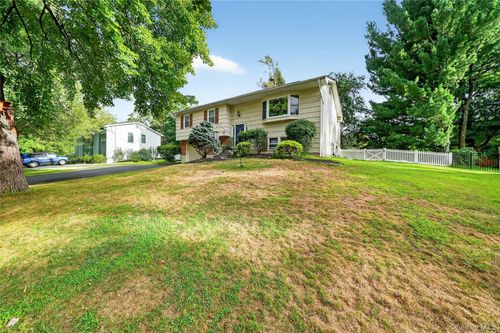 4 Hillwood Ct, Thiells, NY, 10984-1413 | Card Image