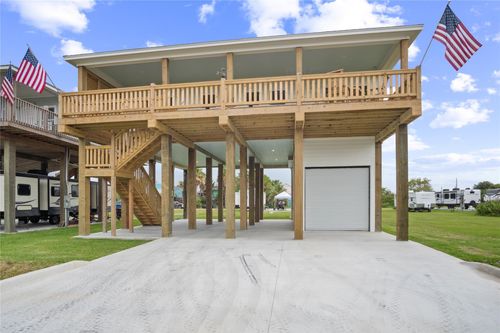 131 S Mae Cir, Crystal Beach, TX, 77650 | Card Image