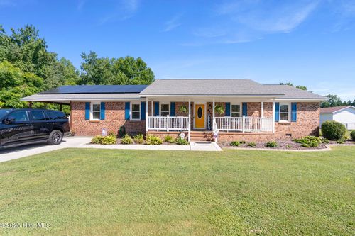 804 Durso St, Laurinburg, NC, 28352-2826 | Card Image