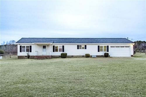 41 Dixie Trail Rd, Lumber Bridge, NC, 28357-7931 | Card Image