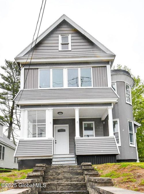 352 Mohawk Ave, Scotia, NY, 12302-1823 | Card Image