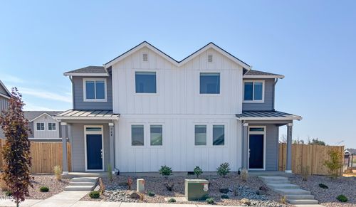 740 Nw Varnish Pl, Redmond, OR, 97756-2234 | Card Image