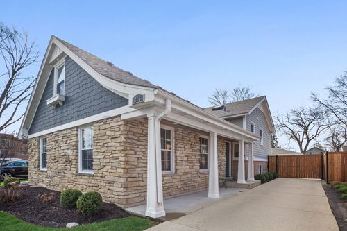 216 E Fremont Ave, Elmhurst, IL, 60126-2439 | Card Image