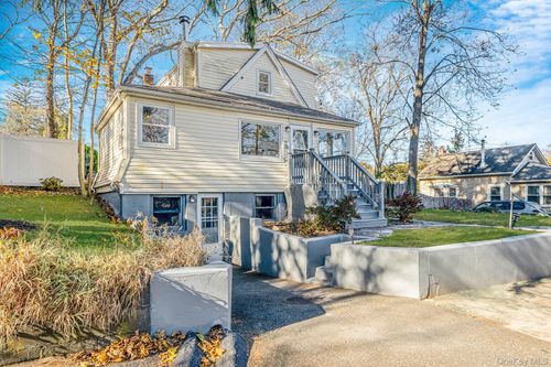 44 Lynbrook Dr, Sound Beach, NY, 11789-1704 | Card Image