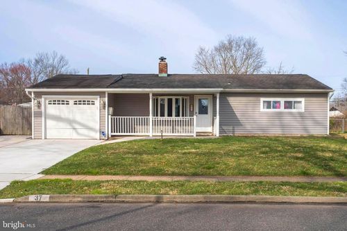 37 Outlook Ln, LEVITTOWN, PA, 19055-1515 | Card Image
