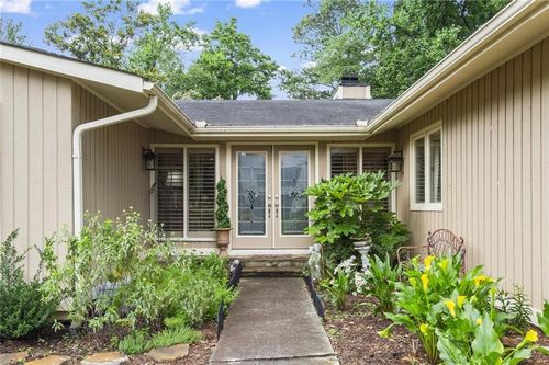 4040 Summit Dr, Marietta, GA, 30068-4135 | Card Image