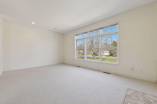 5710 Village Trl, Townhouse with 3 bedrooms, 3 bathrooms and null parking in Mound MN | Image 13