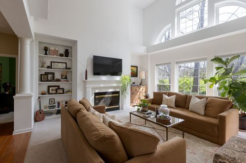 6953 Harpeth Glen Trce, Nashville, TN, 37221-4661 | Card Image