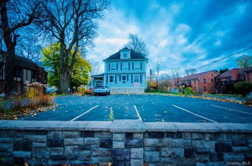 3911 Main St, Buffalo, NY, 14226-3353 | Card Image
