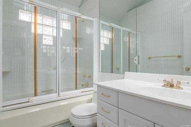 39 Cambria Rd, House other with 3 bedrooms, 2 bathrooms and null parking in Syosset NY | Image 12