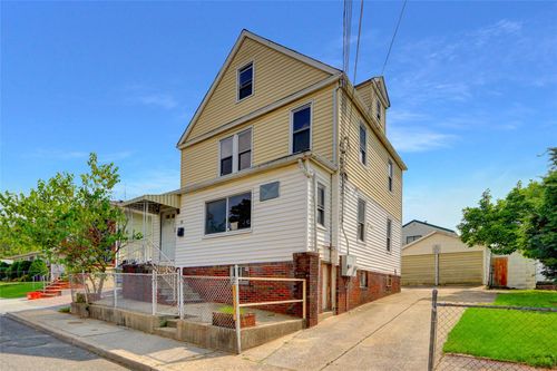 44 Seville St, Elmont, NY, 11003-1506 | Card Image