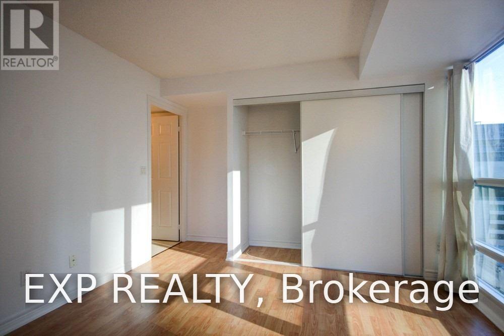 Residential Lease in Toronto (Bay Street Corridor) 5