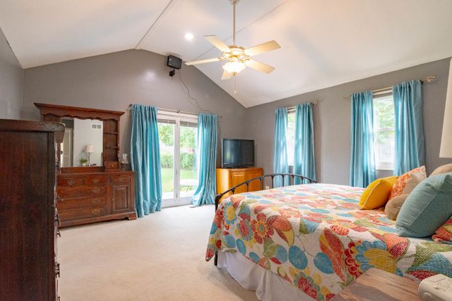 2142 Hawthorne Ln, House other with 3 bedrooms, 2 bathrooms and 12 parking in WAUKEGAN IL | Image 13