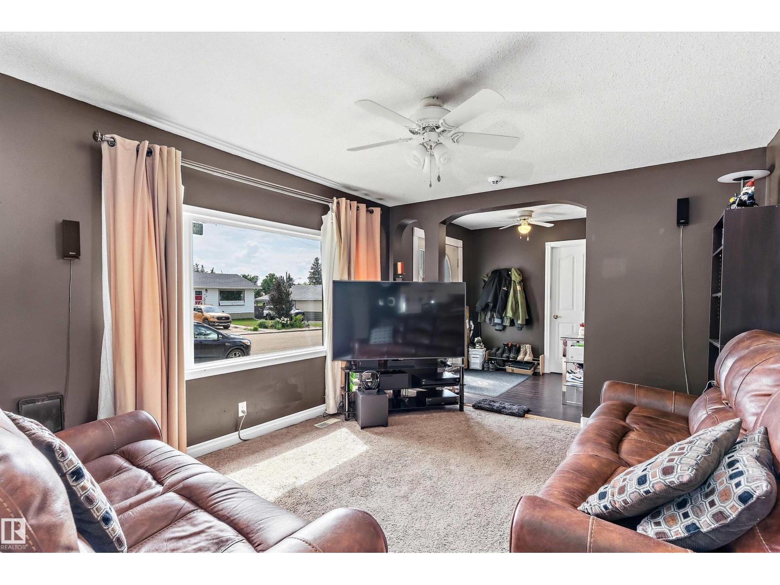 Residential in Tofield 4