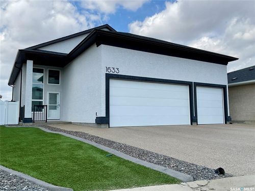 1633 Maple Rose Crescent N, Regina, SK, S4X0J6 | Card Image