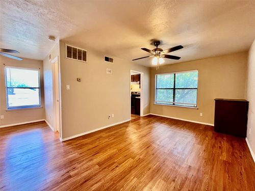 205-2526 W Prairie St, Denton, TX, 76201-5333 | Card Image