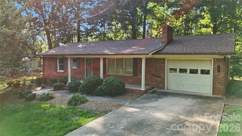 213 Bostian Lake Rd, Statesville, NC, 28677-9052 | Card Image