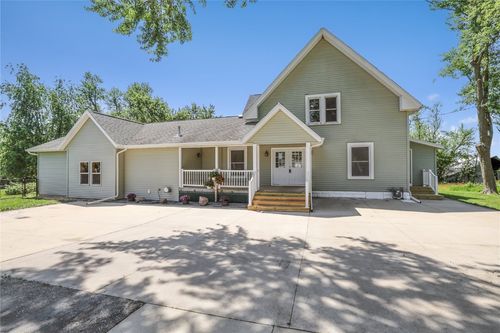 5705 Beverly Rd Sw, Cedar Rapids, IA, 52404-7179 | Card Image