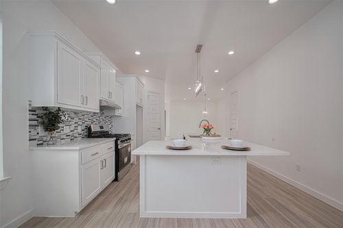 7307 W Knoll St, Houston, TX, 77028-2333 | Card Image
