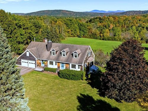 5283 Dorset St, Shelburne, VT, 05482-6002 | Card Image