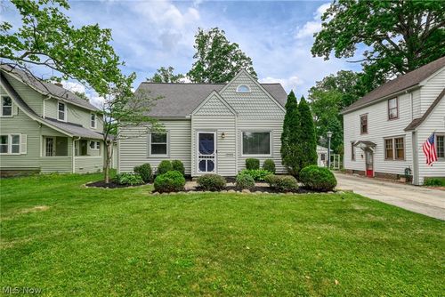 2225 16th St, Cuyahoga Falls, OH, 44223-1933 | Card Image