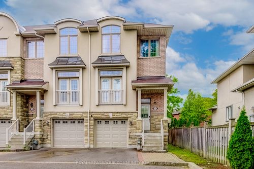 11-9205 Bathurst St, Richmond Hill, ON, L4C0V9 | Card Image