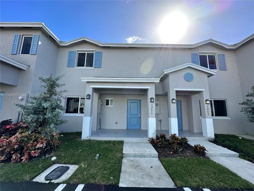 501 Ne 1st Dr, Florida City, FL, 33034-2276 | Card Image