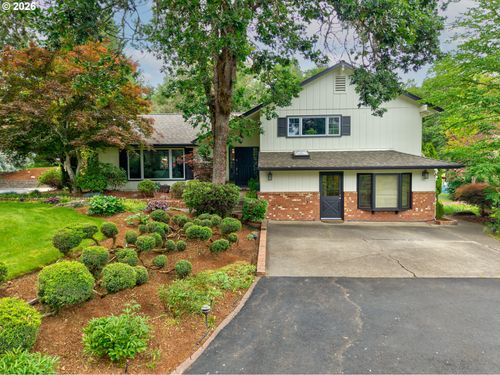 351 Champagne Ct, Roseburg, OR, 97471-9012 | Card Image