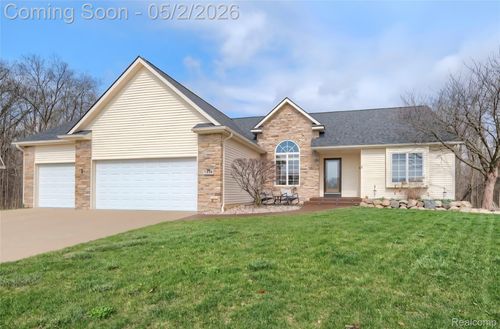 7240 Parkridge Pkwy, Swartz Creek, MI, 48473-1583 | Card Image