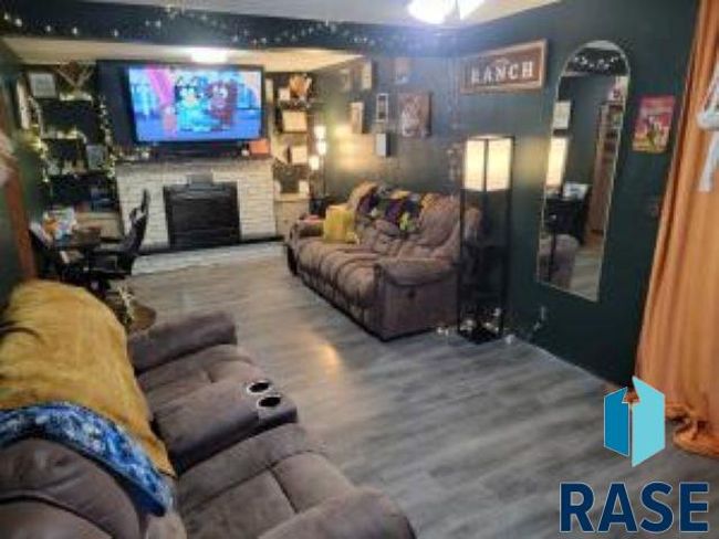 1108 W 3 Rd Ave, House other with 3 bedrooms, 2 bathrooms and null parking in Mitchell SD | Image 8