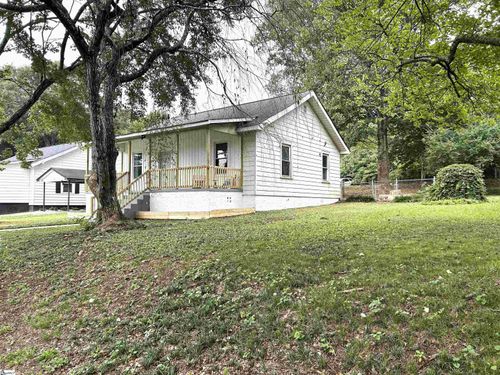 104 Hodgens Drive, Travelers Rest, SC, 29690 | Card Image