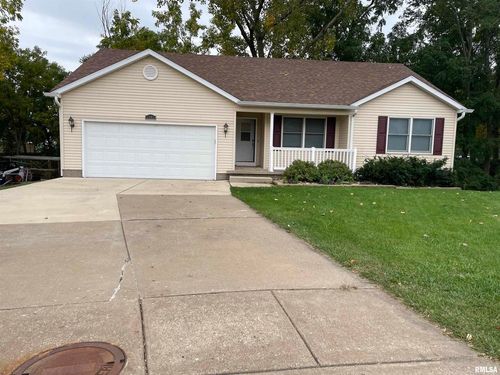 6303 Wilkes Ave, Davenport, IA, 52806-1769 | Card Image