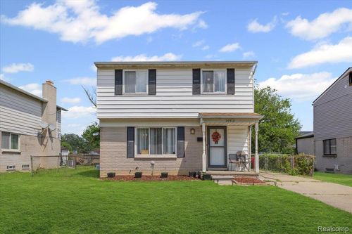 29512 Brentwood St, Southfield, MI, 48076-2272 | Card Image